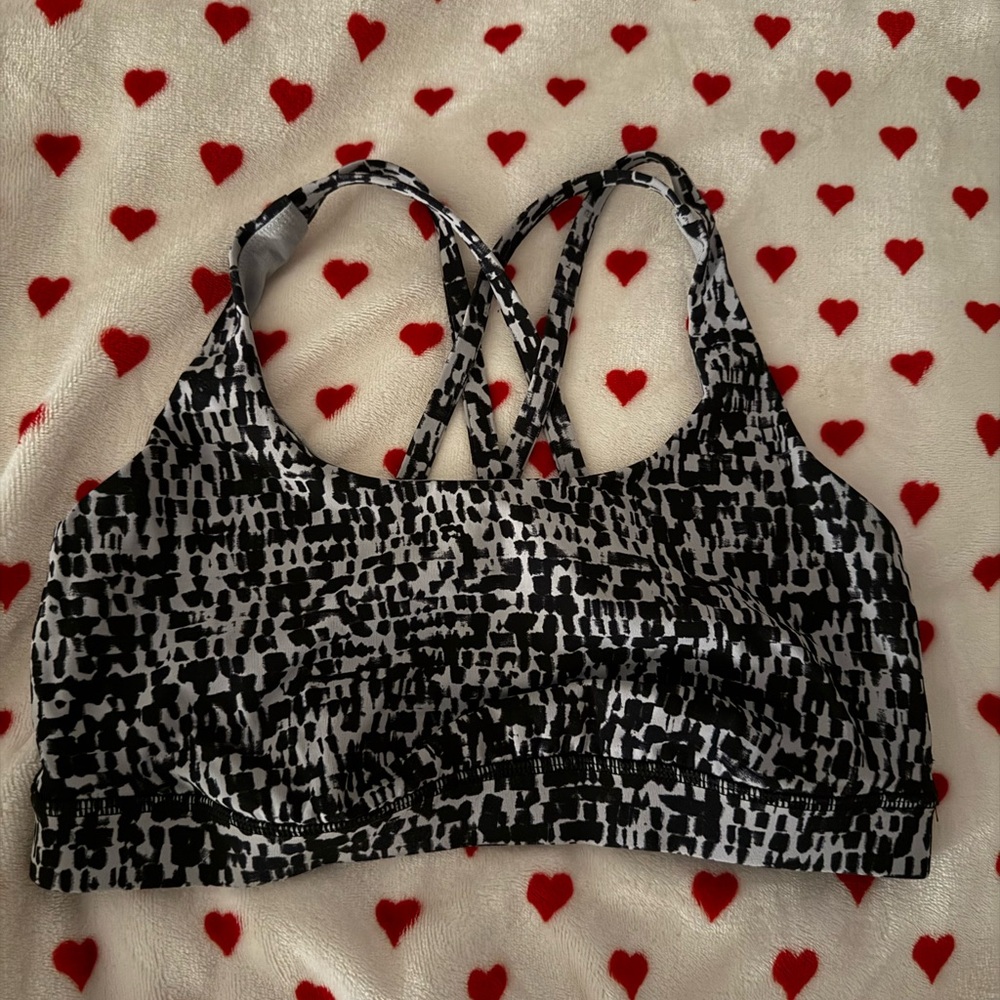 Stylish Black and White Women's Sports Bra Lululemon